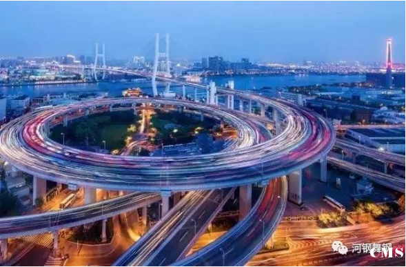 廣州明珠灣大橋主跨436米，是我國跨度最大的三桁鋼拱橋